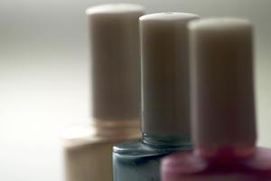 「ぷるきらリップバームの魅力を徹底解剖！乾燥対策とおしゃれデザインで自分をもっと輝かせる方法」